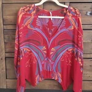 Free people beneath the sea top